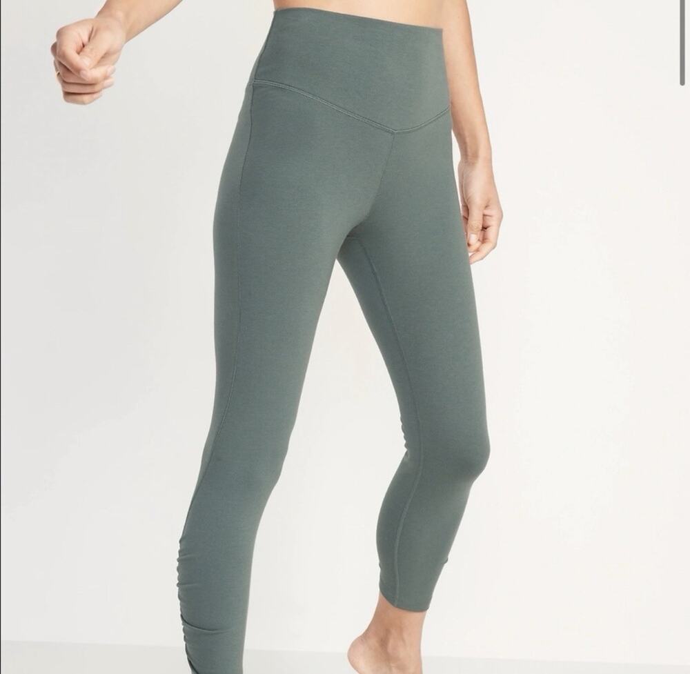 Old Navy Extra High-Waisted PowerChill 7/8 Leggings NWOT L